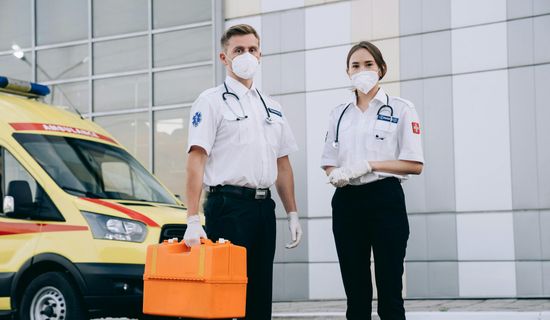 香港救护车转运病人车内有没有插电源的位置？